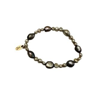 Gray & Silver Pearl Stretch Bracelet – Elegant Classic Jewelry